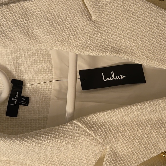 Lulu's Ivory Textured Blazer with Gold Accents - Picture 2 of 3